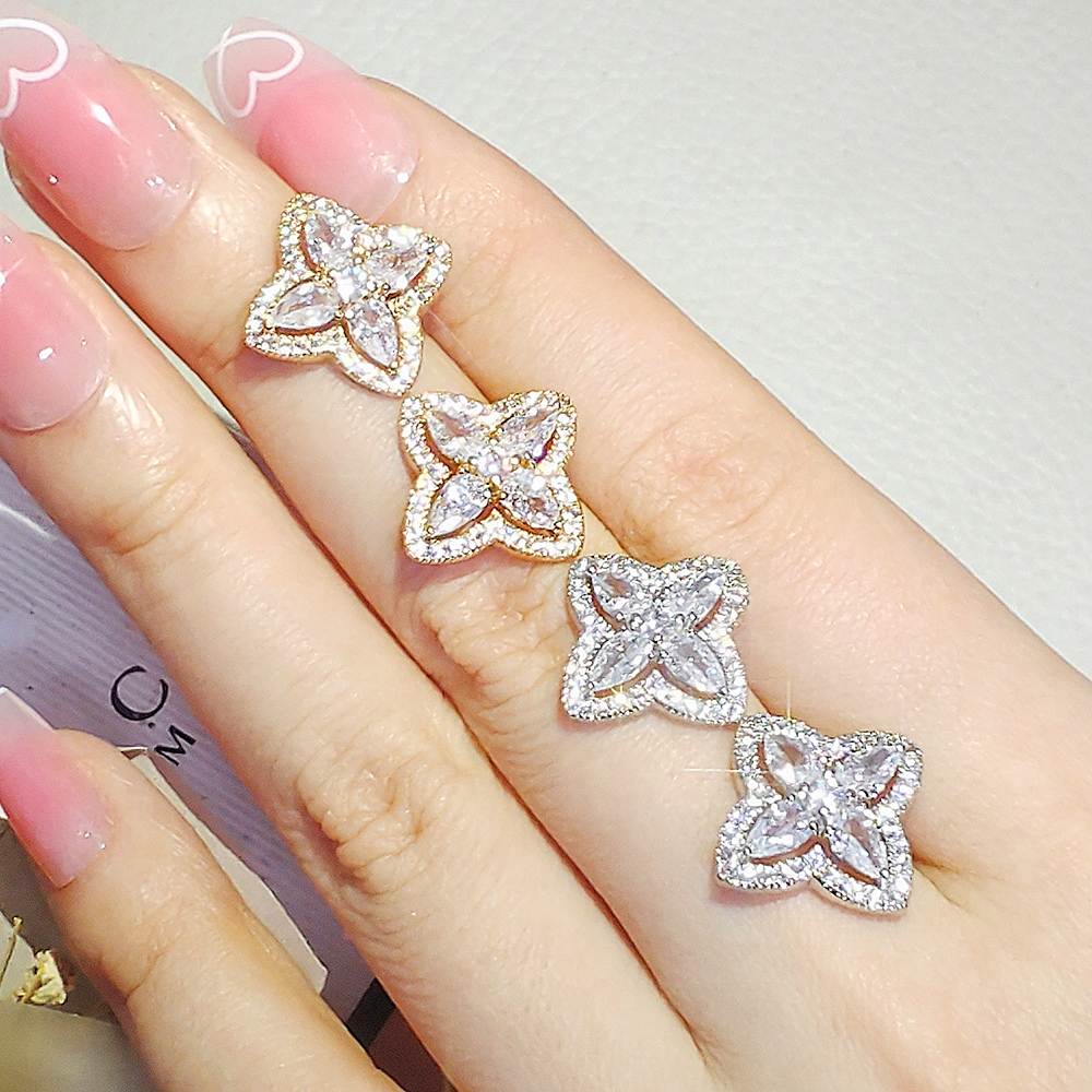Designer Earrings Shiny Four Cornered Flower Full Diamond High Quality Copper Ear Studs Inlaid Zircon Earring Jewelry Festival Gift Accessory
