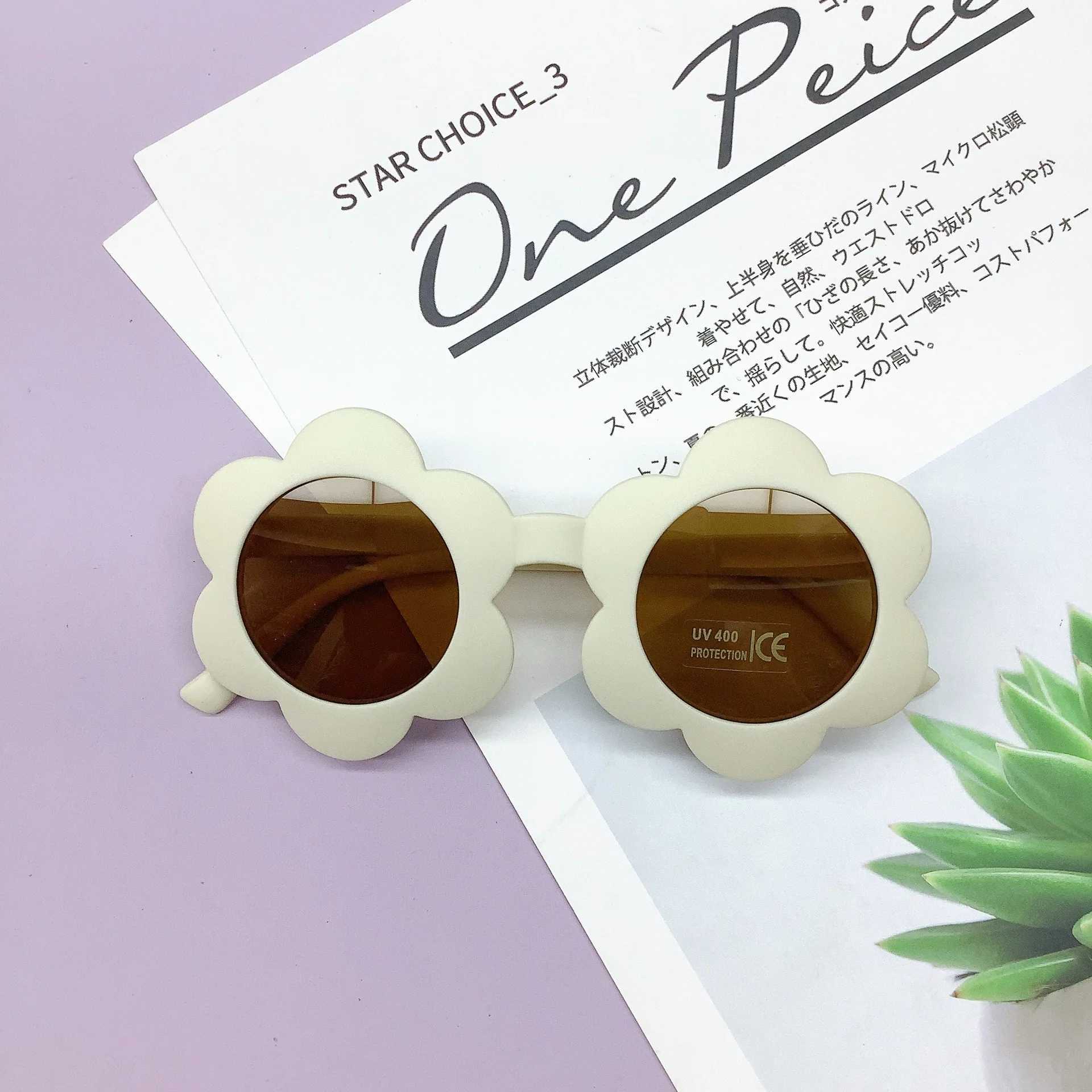 Sunglasses Childrens sunglasses New fashion lovely sunglasses Babys super cute childrens UV resistant multi-color glasses