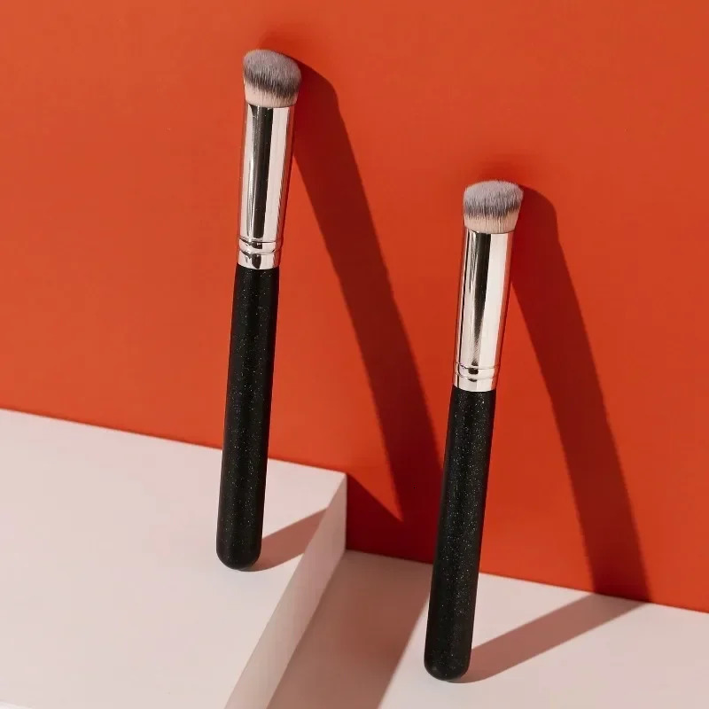 Basic concealer brush advanced contour powder blusher brush lower eyelid thick makeup brush 240715
