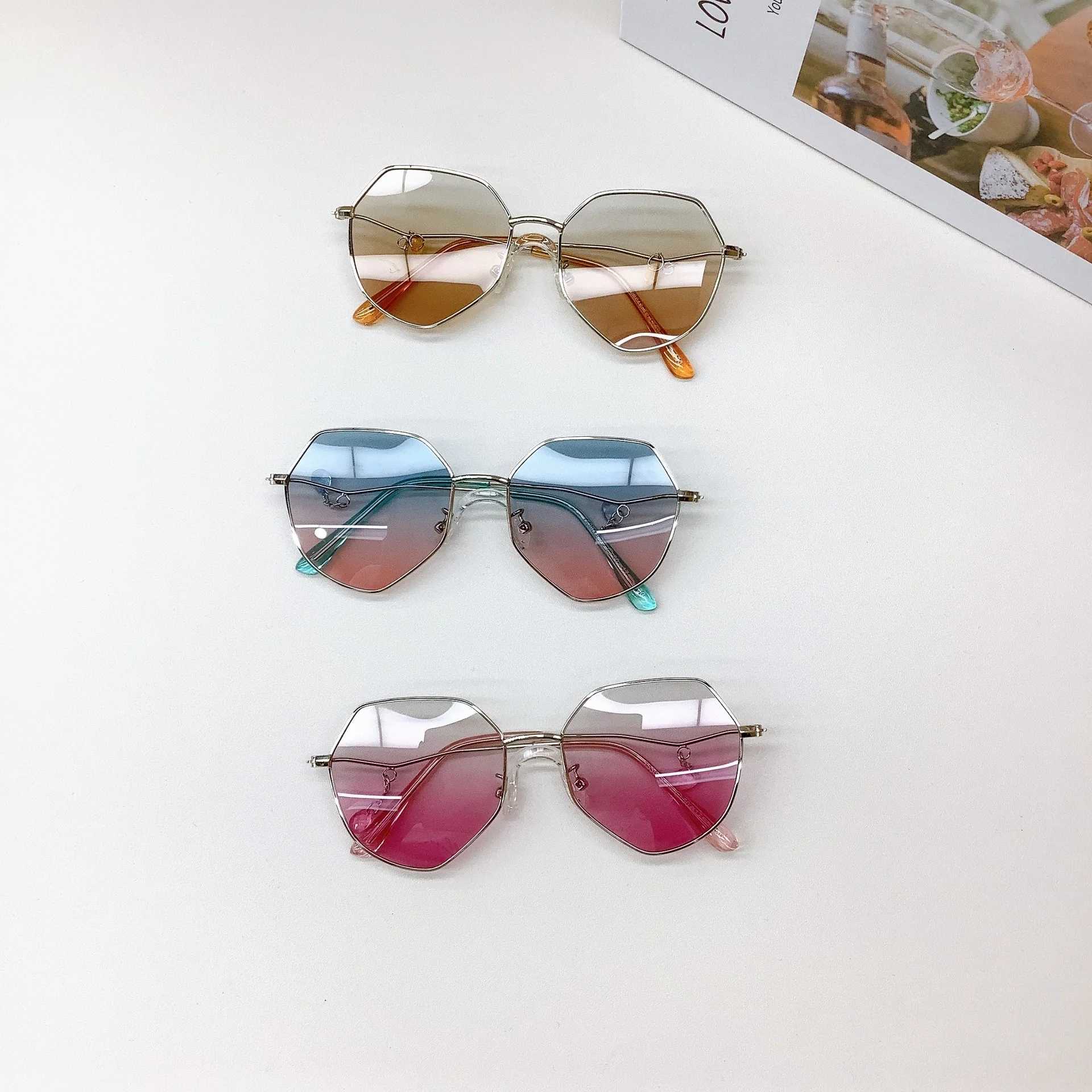 Sunglasses Fashionable New Childrens Sunglasses Version Trend Polarized Baby Sunglasses Watch Out UV Sunshade Sunglasses
