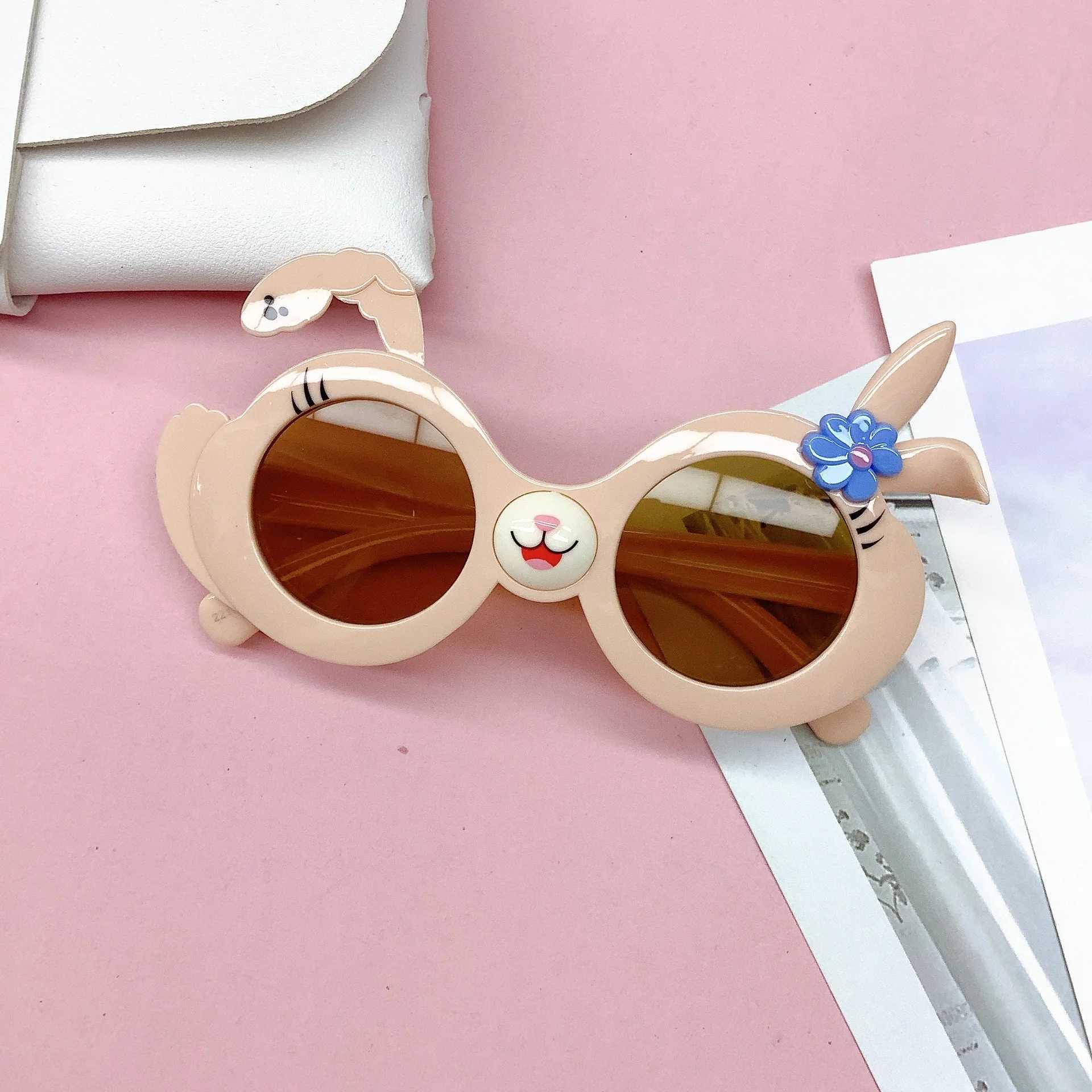 Sunglasses Fashionable cute bunny shaped childrens sunglasses UV resistant baby sunglasses travel photo glasses