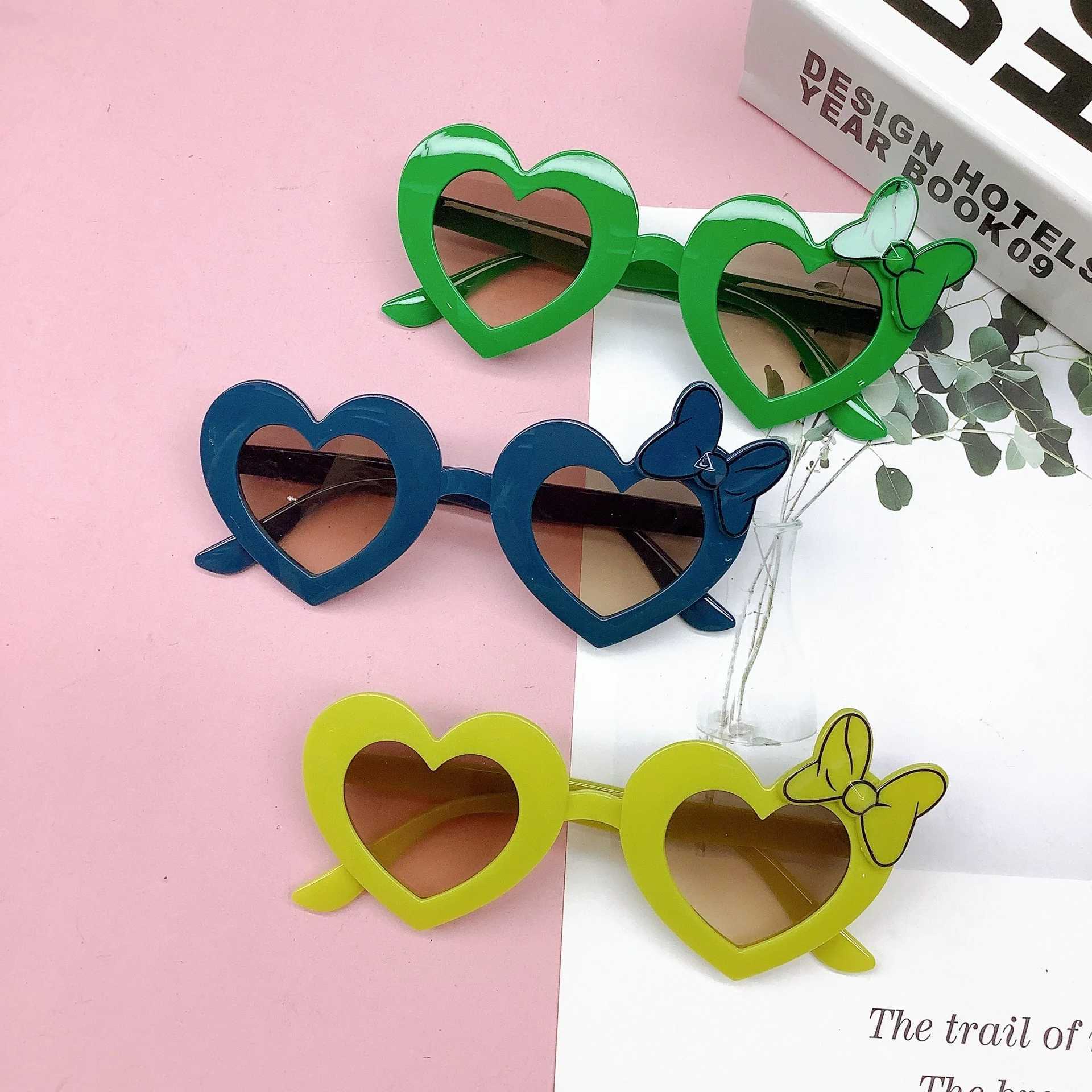 Sunglasses Fashionable new childrens sunglasses Love bow Baby sun protection UV protection Childrens sunglasses