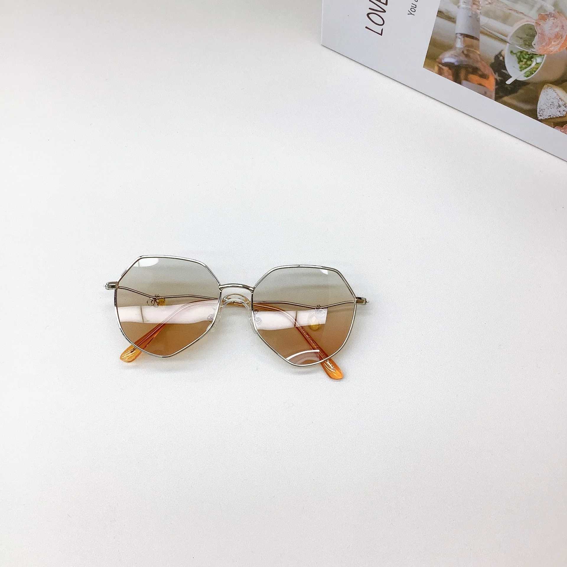 Sunglasses Fashionable New Childrens Sunglasses Version Trend Polarized Baby Sunglasses Watch Out UV Sunshade Sunglasses