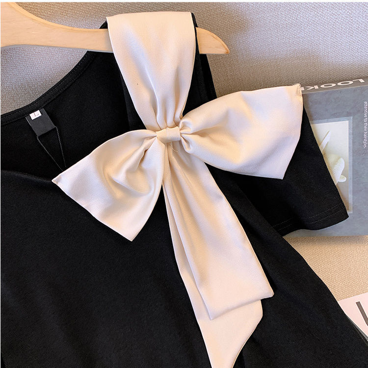 Fashionable and sexy women's short sleeved French butterfly condensation shoulder T-shirt women's summer design slim fit top casual sportswe