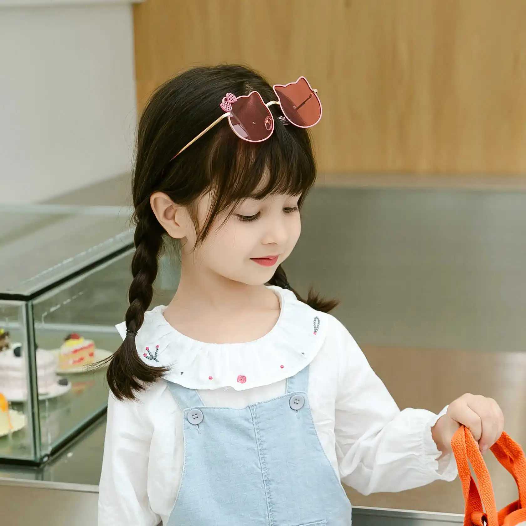 Sunglasses fashion new 2021 childrens spring glasses lovely KT bow girls sunglasses B150 baby bear Sunglasses