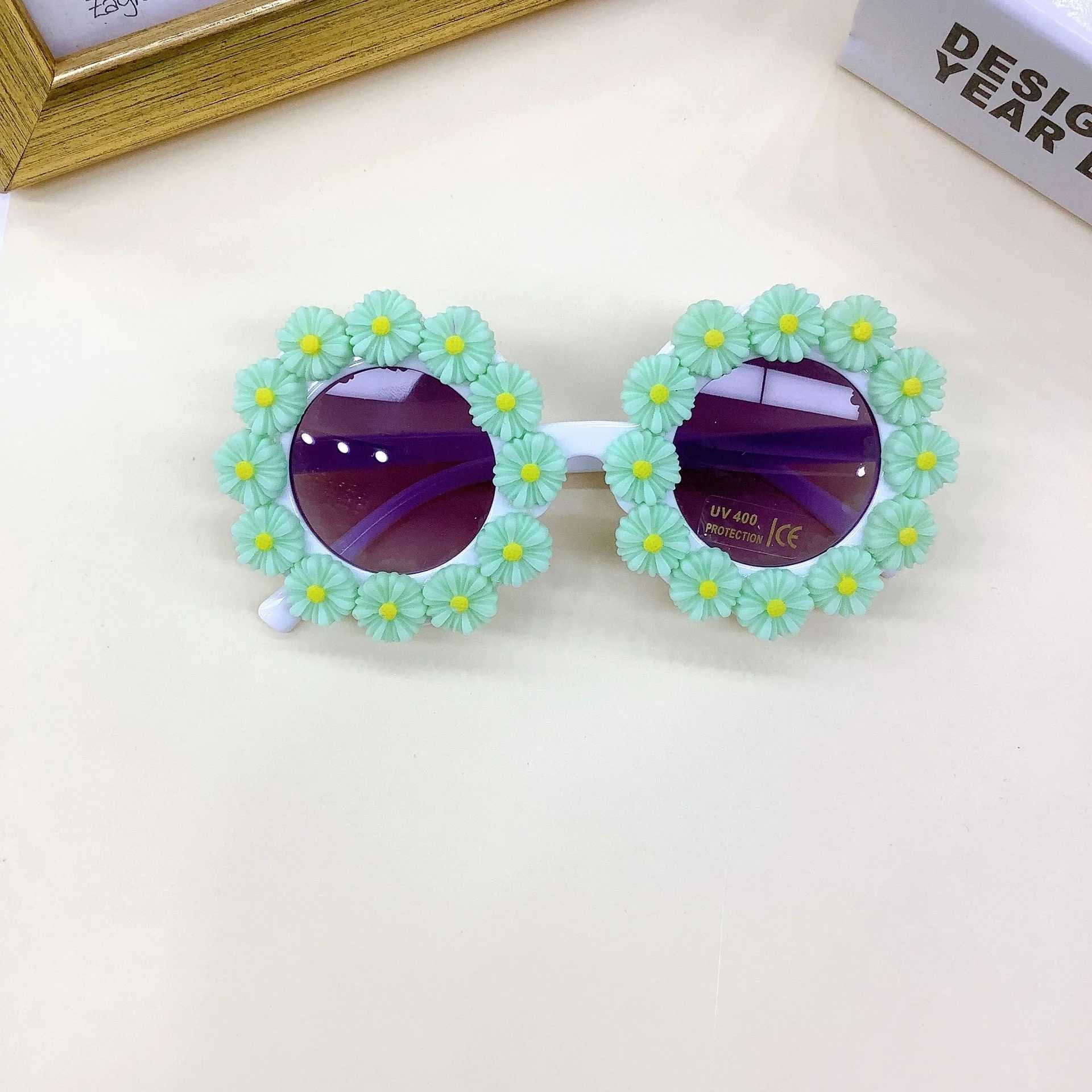 Sunglasses New Daisy childrens lovely Sunglasses UV400 floret travel street take Sunglasses take photos fashion floret glasses