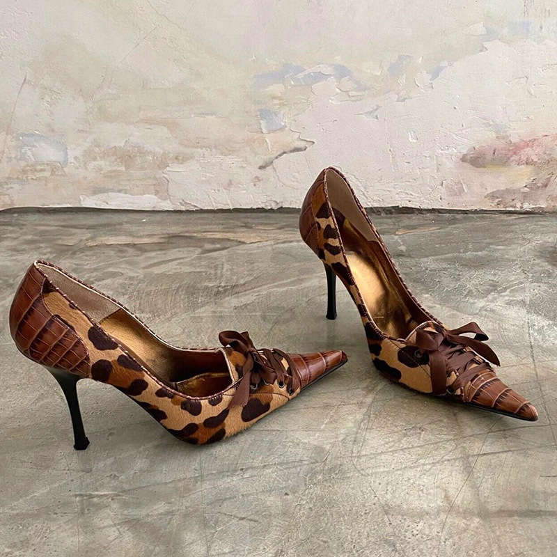 Niche leopard print hot girl European and American style pointed thin heel lace up high heels for women