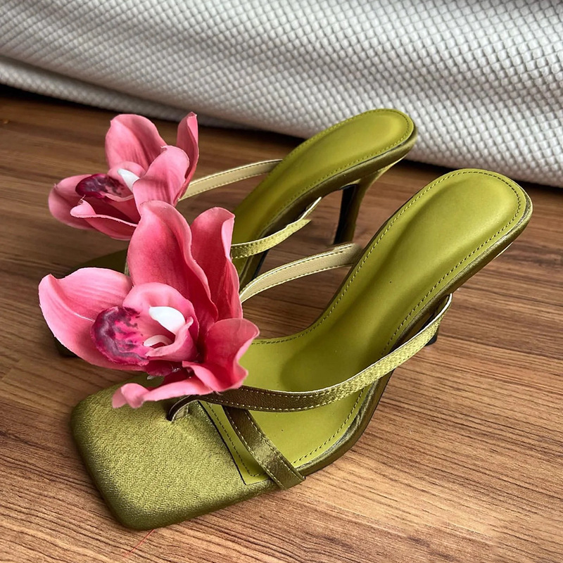 2024 Summer New Style Fine Heel Silk Pinch Leg Outskirt Small wer Half Dragged High Heels for Women