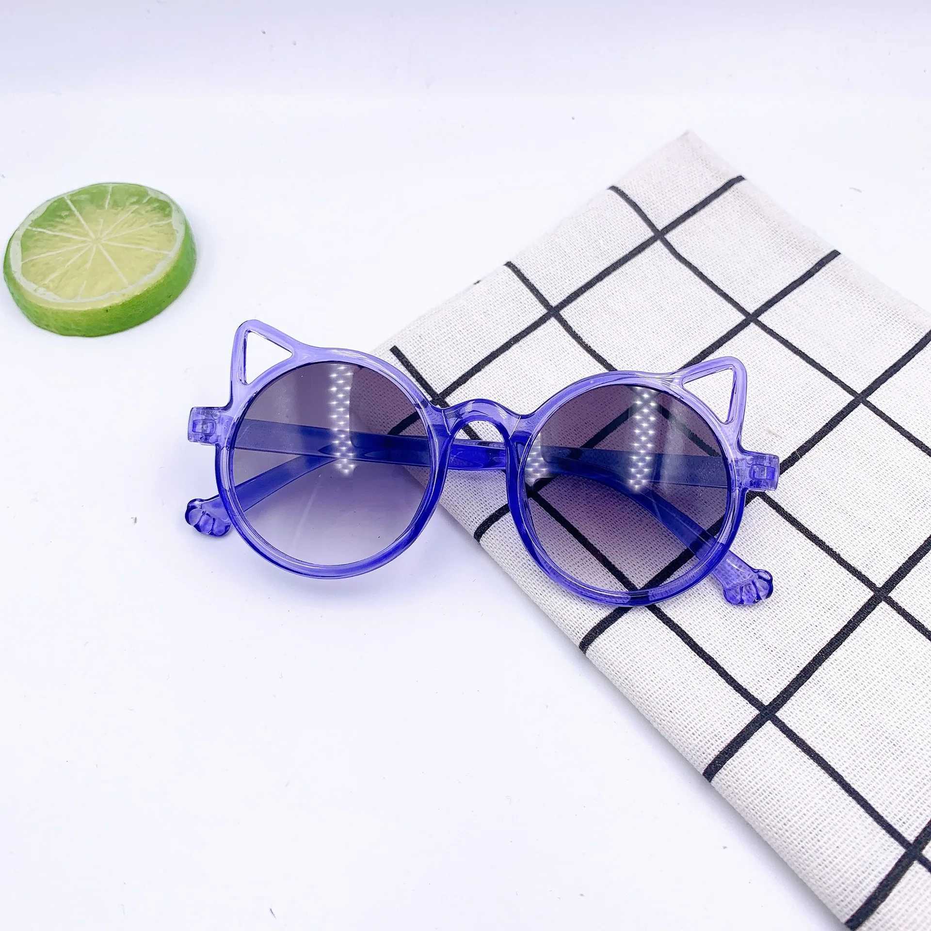 Sunglasses 2023 new childrens mixed color are equipped with childrens sunglasses boys and girls ears fashion PC frame sunglasses