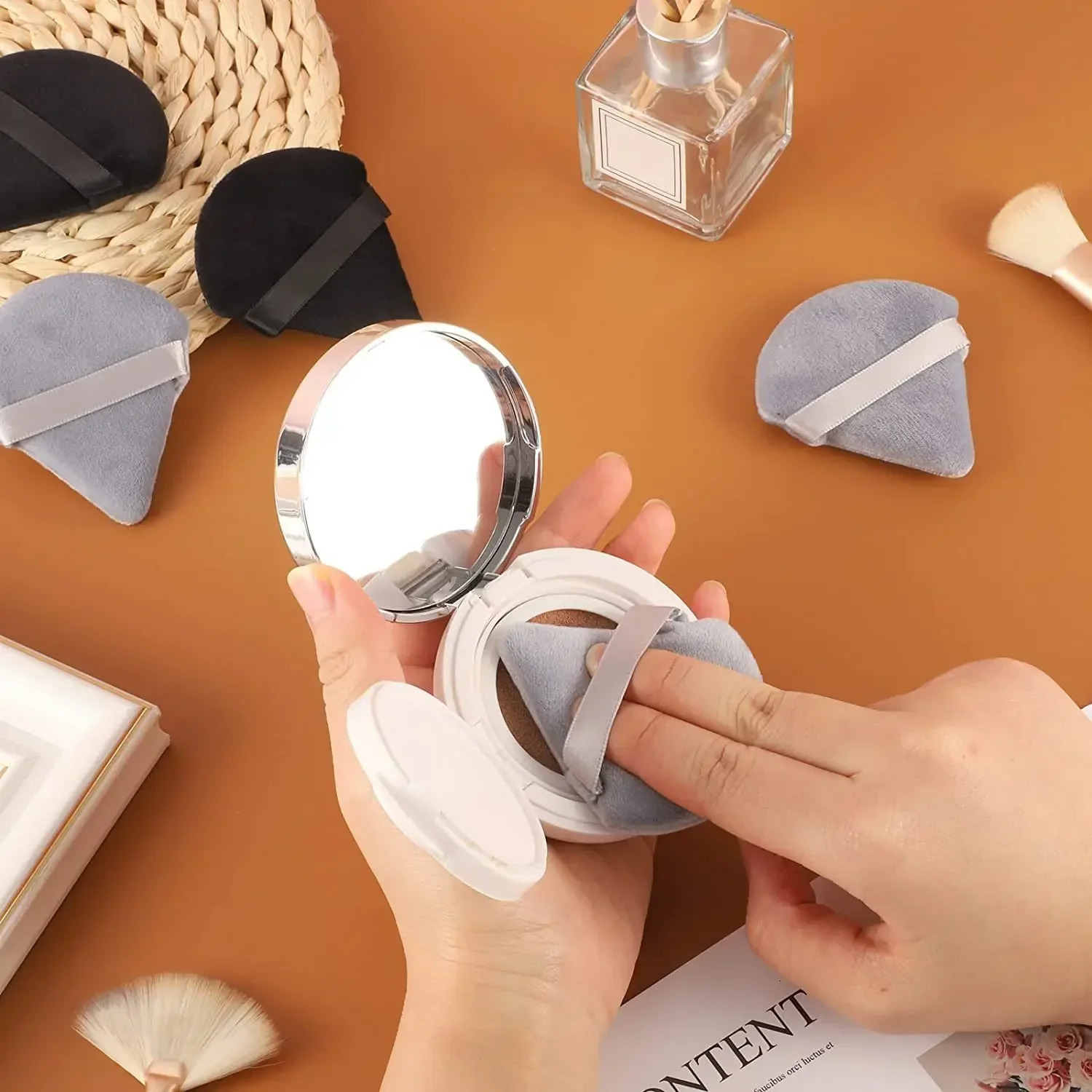 1/3/6 pieces of triangular velvet powder foam makeup sponge used for con shadow sealing and basic makeup tools 240715