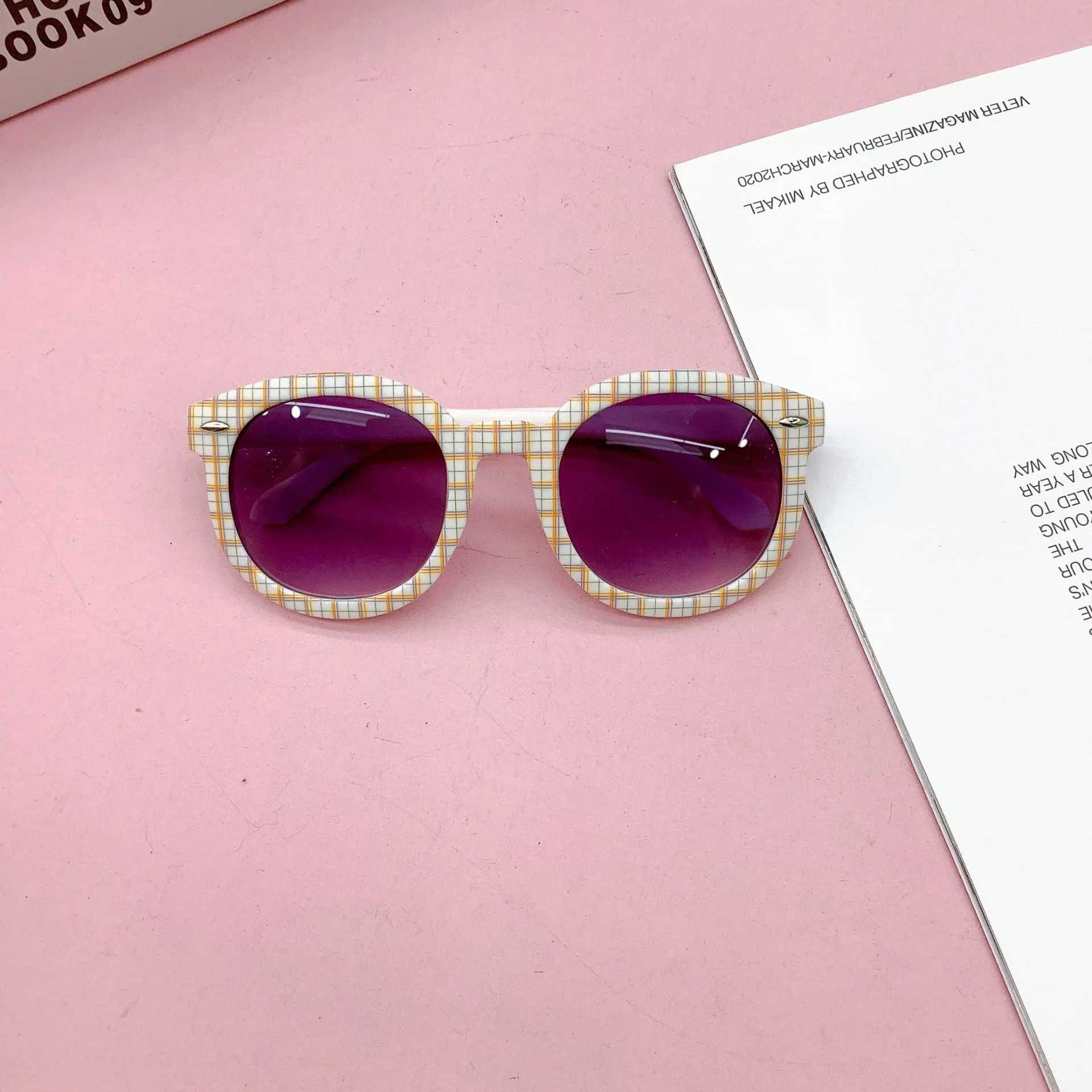 Sunglasses New Fashionable Childrens Sunglasses Korean Edition with Flower Wrap Small Frame Personalized Sunvisor and UV Protection