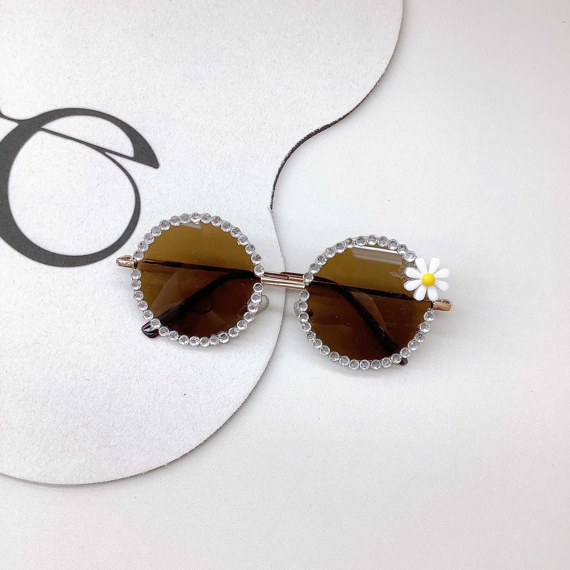 Sunglasses New Fashion Childrens Sunglasses Round Frame Cute Flower Baby Sunglasses Sun Shade UV Protection Glasses Tide