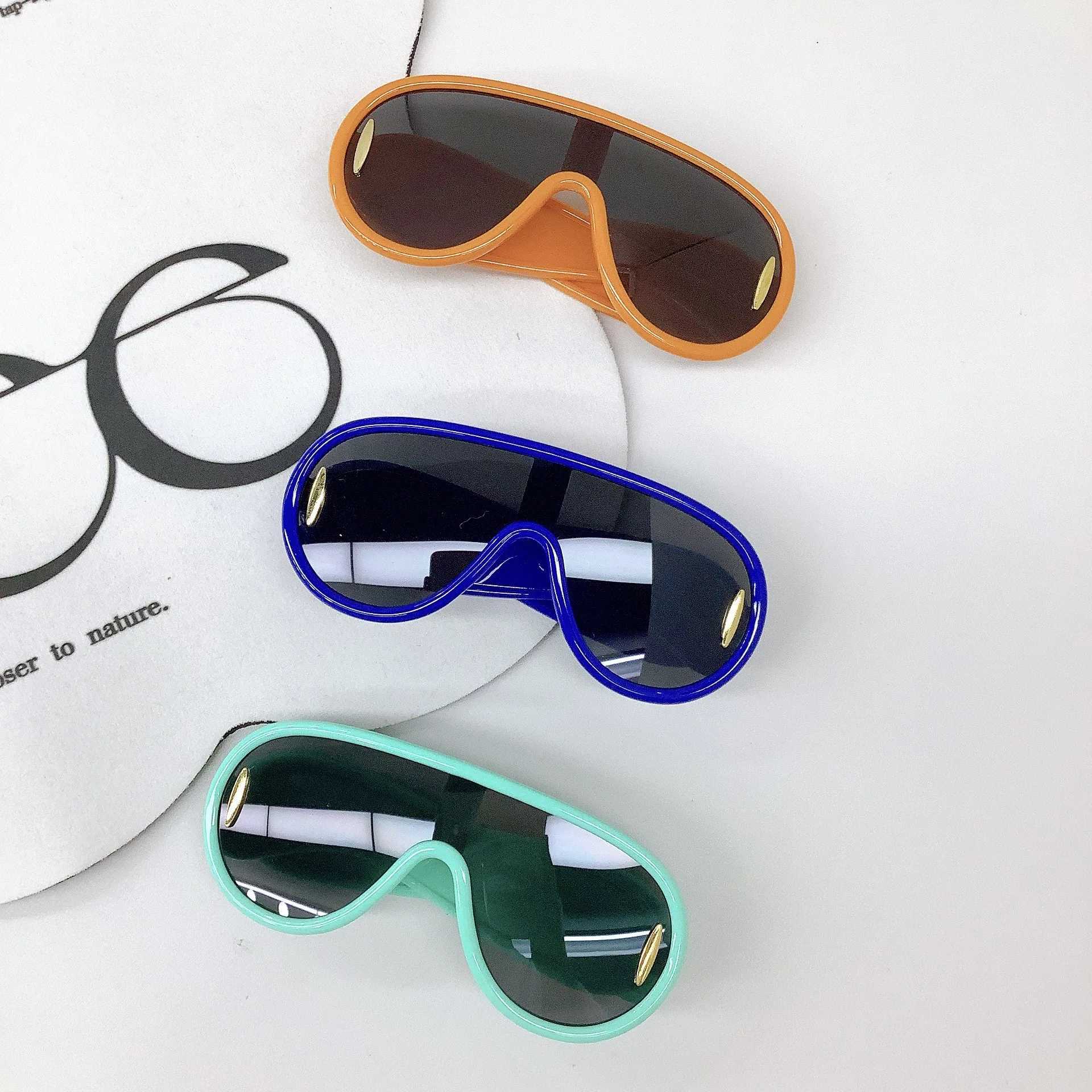 Sunglasses New Childrens SunglaSSeS With UV Protection Beach BaBy SunglaSSeS Boys And Girls ConCave Shaped Glasses Trendy