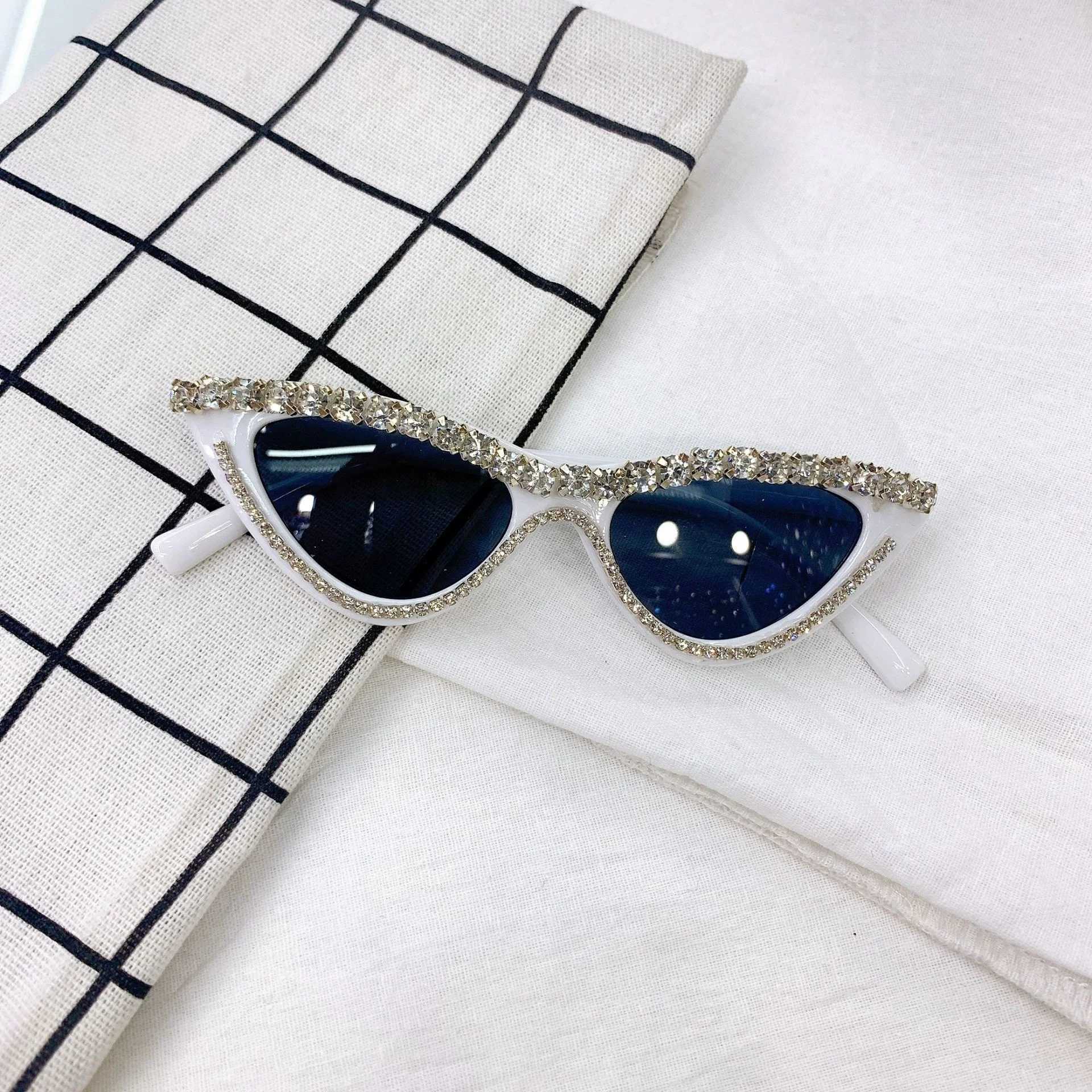 Sunglasses Network fashion childrens Sunglasses triangle personality stick diamond childrens street glasses travel photo Sunglasses