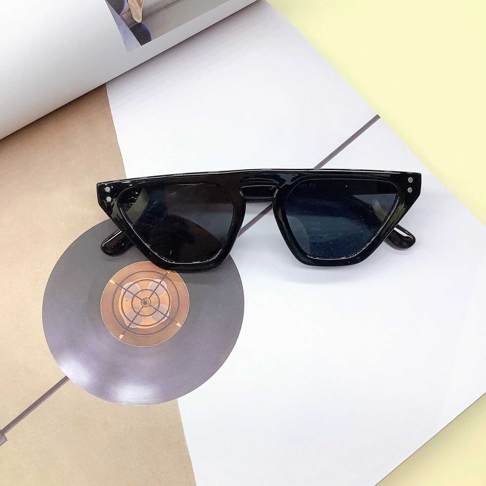 Sunglasses New fashion childrens sunglasses net red the same boys and girls sunglasses travel anti ultraviolet concave shaped glasses