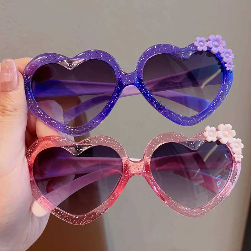Sunglasses 2023 Baby Girls Cute Acrylic Heart Shape Flowers UV400 Sunglasses Children Outdoor Sun Protection Sunglasses Kids Sun Glasses