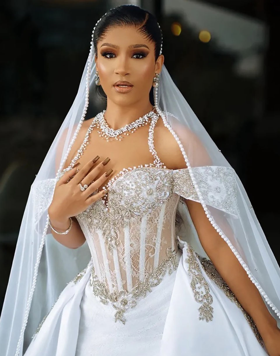 Ivory Wedding Dresses White Bridal Gowns Formal O-Neck Off-Shoulder Crystal Beaded Satin Lace Custom Zipper Lace Up Plus Size New