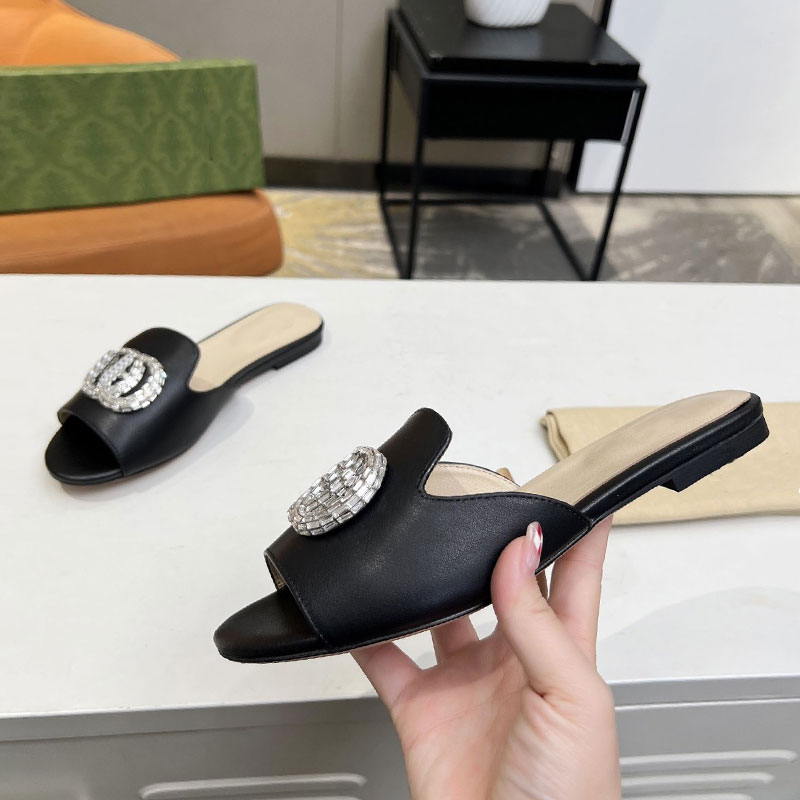 Summer Fashion Sandals Designer Sweet Beaded Slippers Simple and Comfortable Roman Style Flat Bottom Women's Shoes