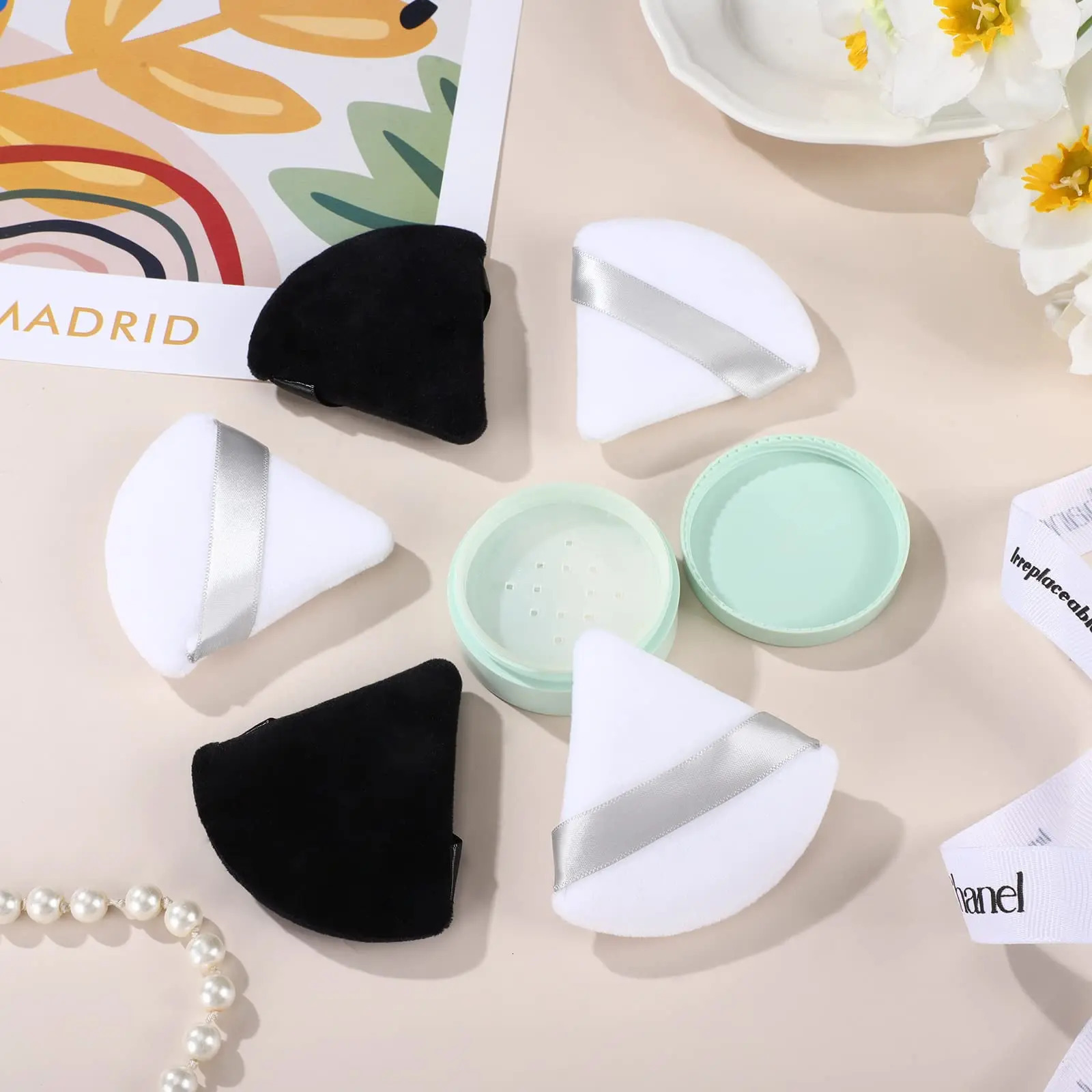 Wholesale 50 pieces of triangular velvet powder puff pizza powder mini makeup sponge washable lightweight makeup tools 240715