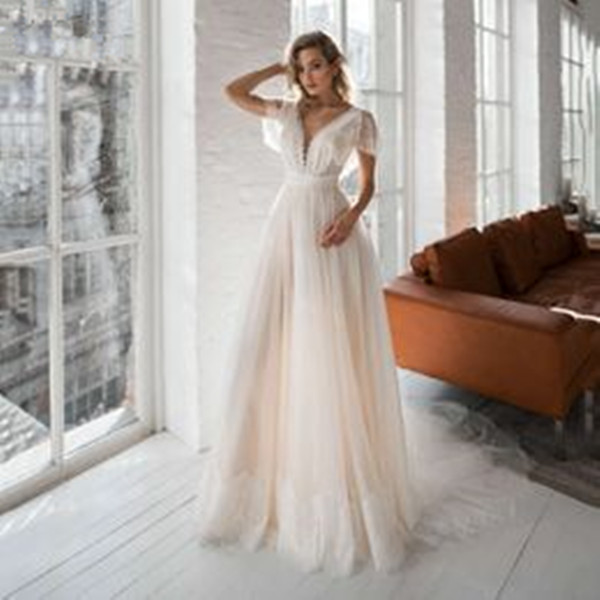 Bohemian Wedding Dresses Lace Appliques V-Neck Cap Sleeves Backless Tulle Sweep Train Beach Bridal Gowns Vestidos De Novia