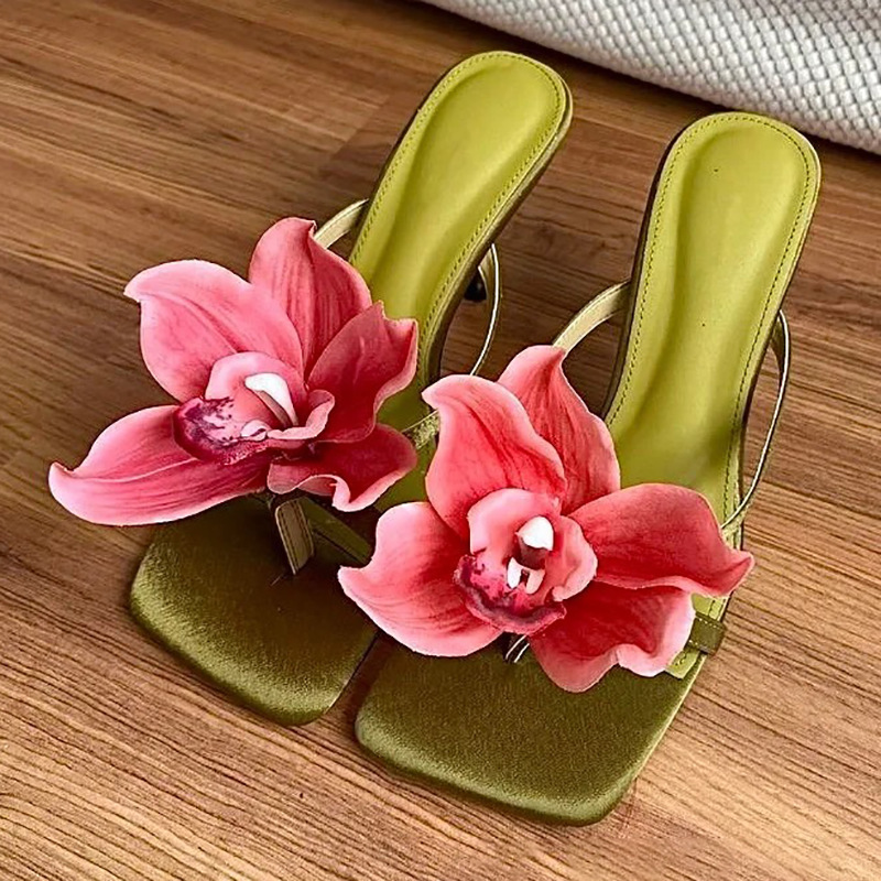 2024 Summer New Style Fine Heel Silk Pinch Leg Outskirt Small wer Half Dragged High Heels for Women