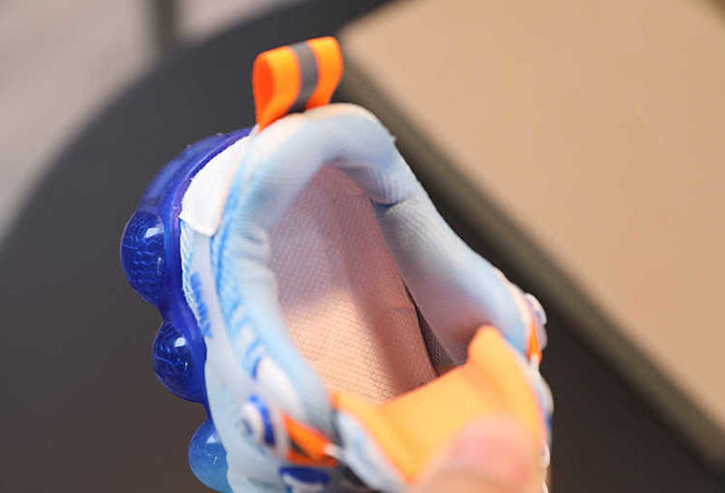 Sneakers Spring New Children's Sports Shoes Children Light up Shoes, Breathable Mesh Shoes for Small and Medium sized Children Flashing Light Rot