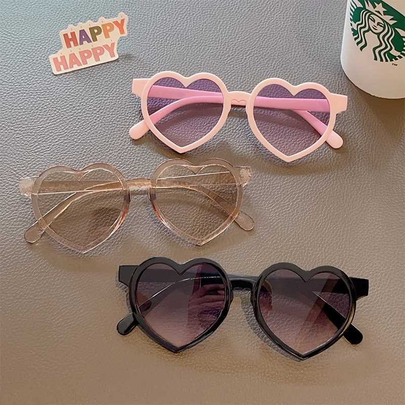 Sunglasses Children Lovely Baby Girls Cute UV400 Sunglasses Solid Color Heart Shape Outdoor Sun Protection Sunglasses Acrylic Kids Glasses