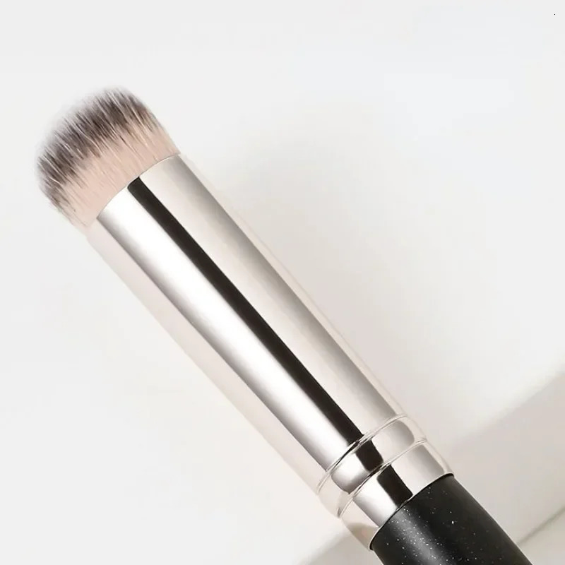 Basic concealer brush advanced contour powder blusher brush lower eyelid thick makeup brush 240715