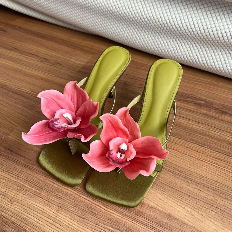 2024 Summer New Style Fine Heel Silk Pinch Leg Outskirt Small wer Half Dragged High Heels for Women