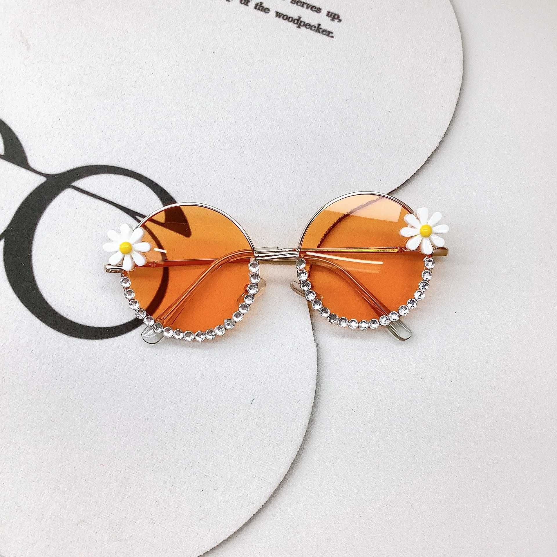 Sunglasses Childrens round frame adhesive flower travel UV resistant wear style for boys and girls Korean inset sunglasses
