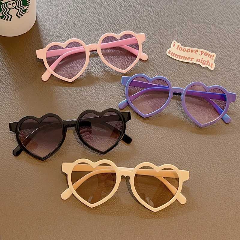 Sunglasses Children Lovely Baby Girls Cute UV400 Sunglasses Solid Color Heart Shape Outdoor Sun Protection Sunglasses Acrylic Kids Glasses