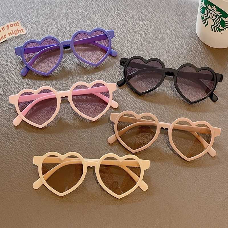 Sunglasses Children Lovely Baby Girls Cute UV400 Sunglasses Solid Color Heart Shape Outdoor Sun Protection Sunglasses Acrylic Kids Glasses
