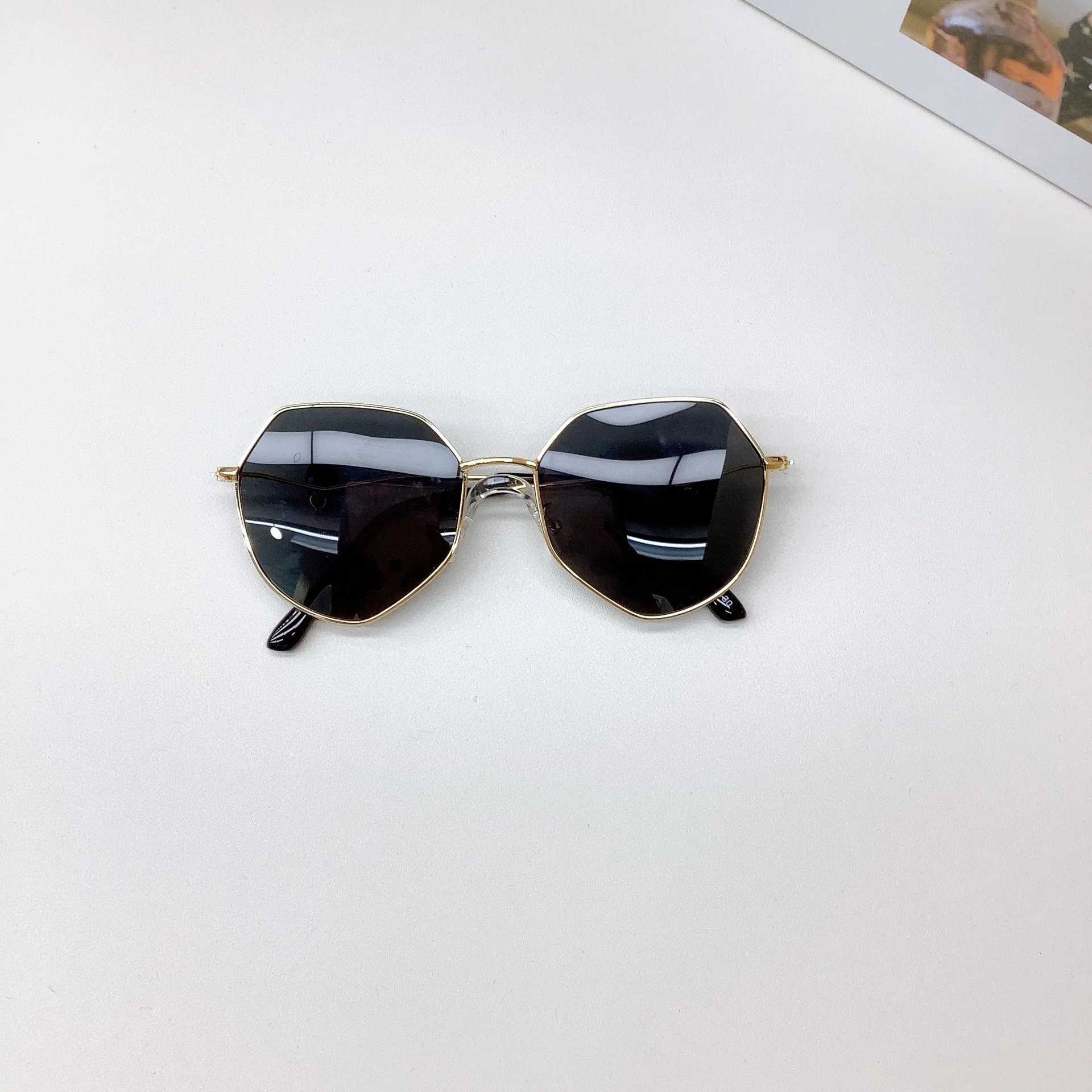 Sunglasses Fashionable New Childrens Sunglasses Version Trend Polarized Baby Sunglasses Watch Out UV Sunshade Sunglasses