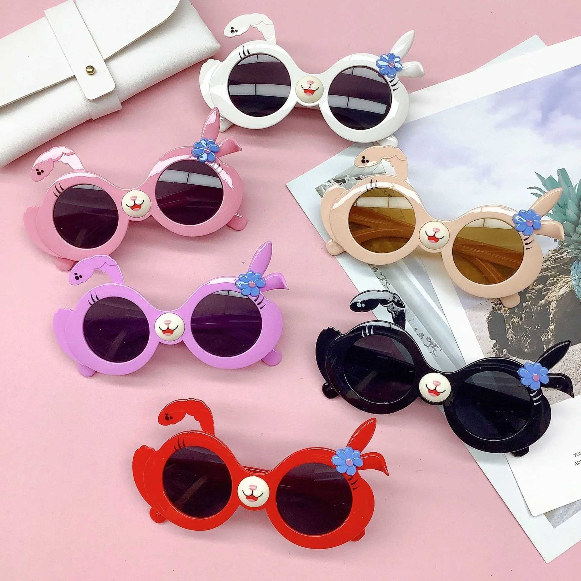 Sunglasses Fashionable cute bunny shaped childrens sunglasses UV resistant baby sunglasses travel photo glasses