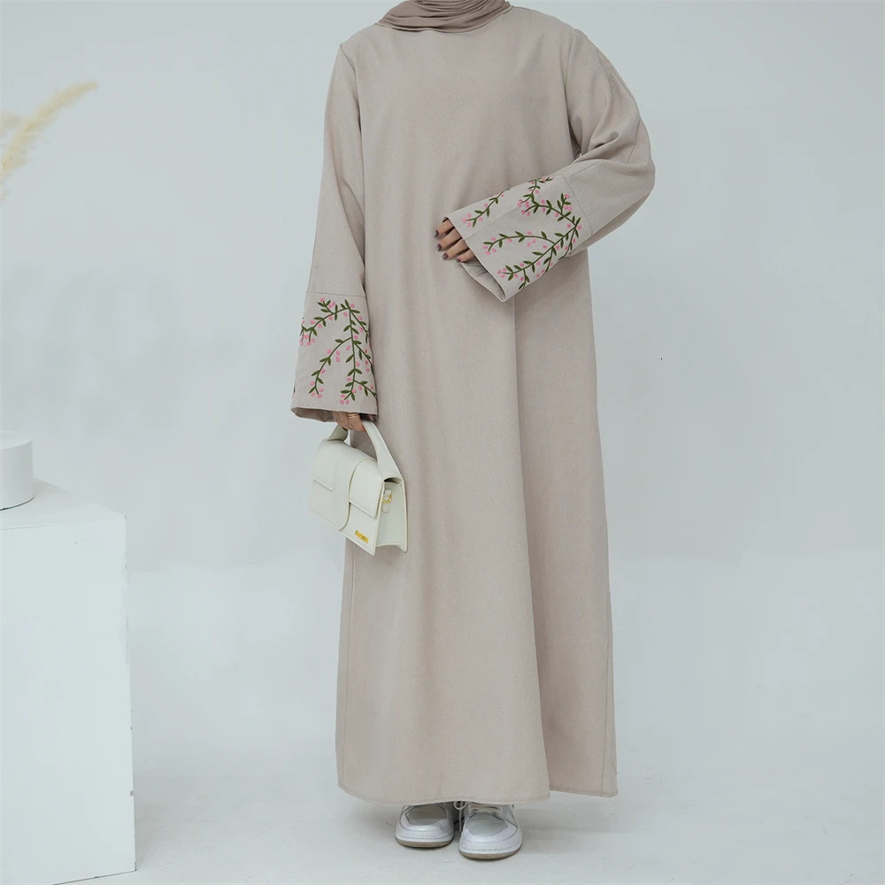 Flower Embroidery Dubai Abaya Modest Muslim Dress Women Loose Islamic Clothing Side Pockets Hijab Robe Casual Ramadan Eid 240715