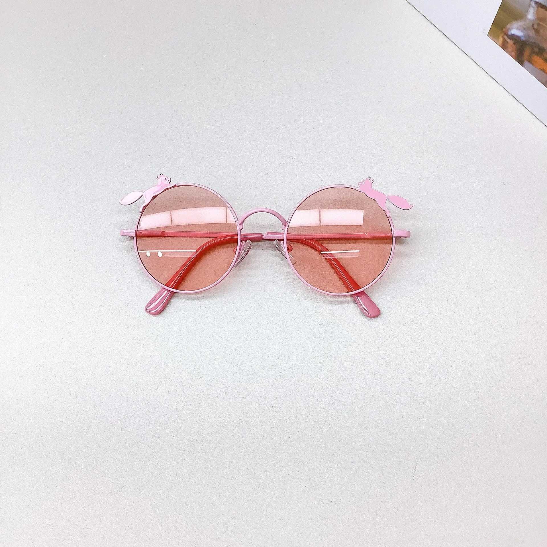 Sunglasses New Childrens Sunglasses Fashionable and Cute Candy Color Sun Protection and UV Protection for Boys and Girls Sunglasses Trend