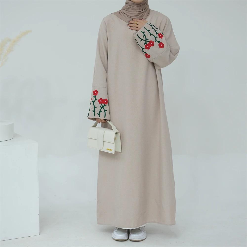 Flower Embroidery Dubai Abaya Modest Muslim Dress Women Loose Islamic Clothing Side Pockets Hijab Robe Casual Ramadan Eid 240715