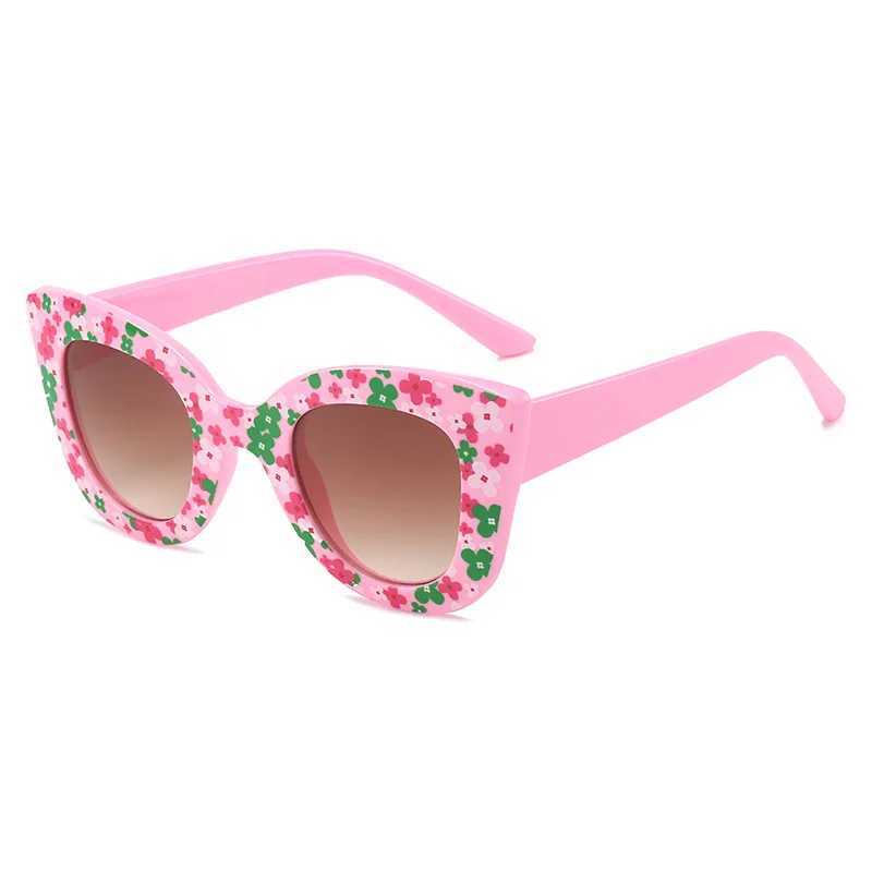 Sunglasses New Fashionable Cat Eye Childrens Sunglasses 115 Personalized Frame Printed Girl Cute Decoration Versatile Sunshade Mirror