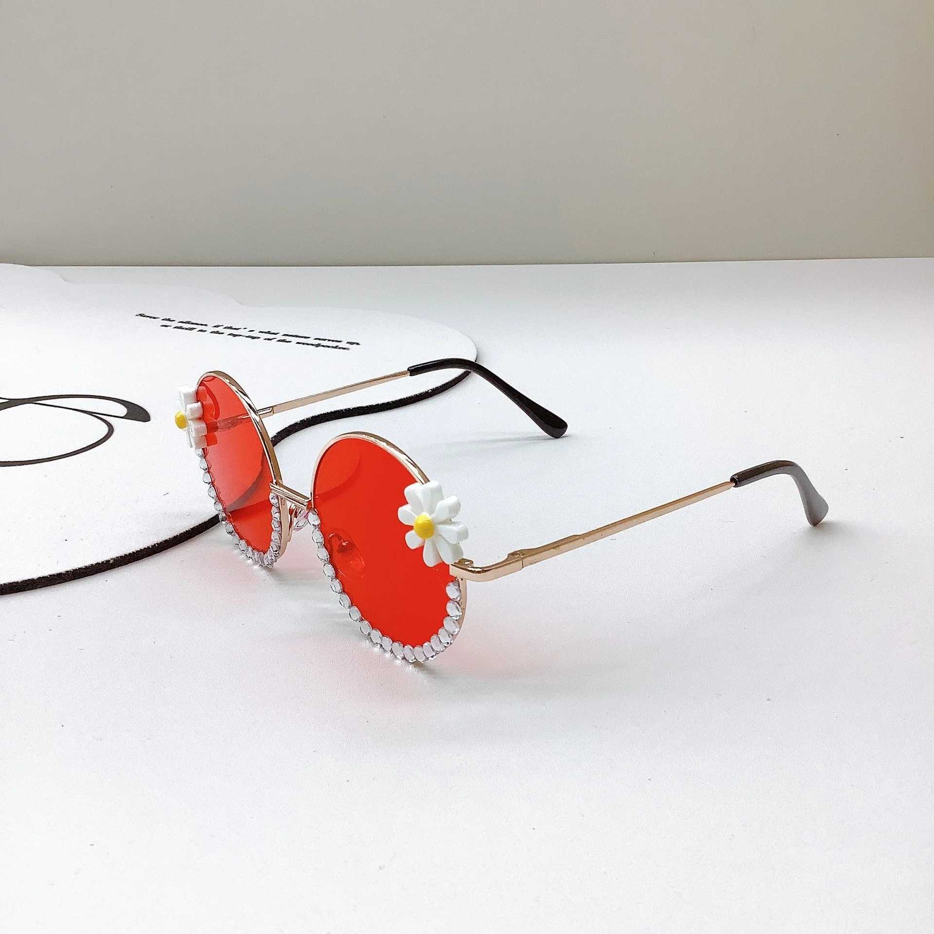 Sunglasses Childrens round frame adhesive flower travel UV resistant wear style for boys and girls Korean inset sunglasses