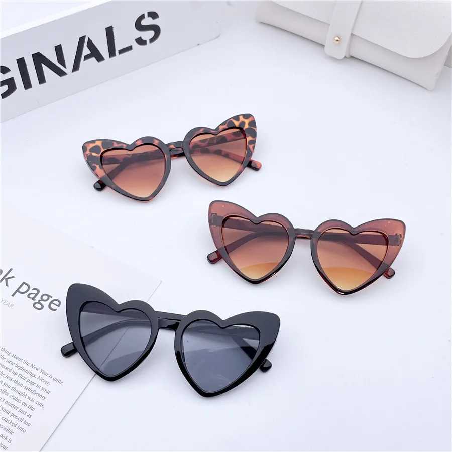 Sunglasses Childrens cute caring fashionable sunglasses new trendy baby glasses photo taking design girls UV resistant sunglasses