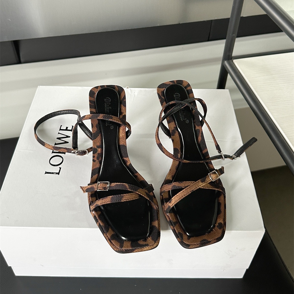 Designer Shoes 2024 Free Shipping Summer New Cross Strap Open Square Toe Minimalist Temperament High-Heeled Sandals For Women Size 244