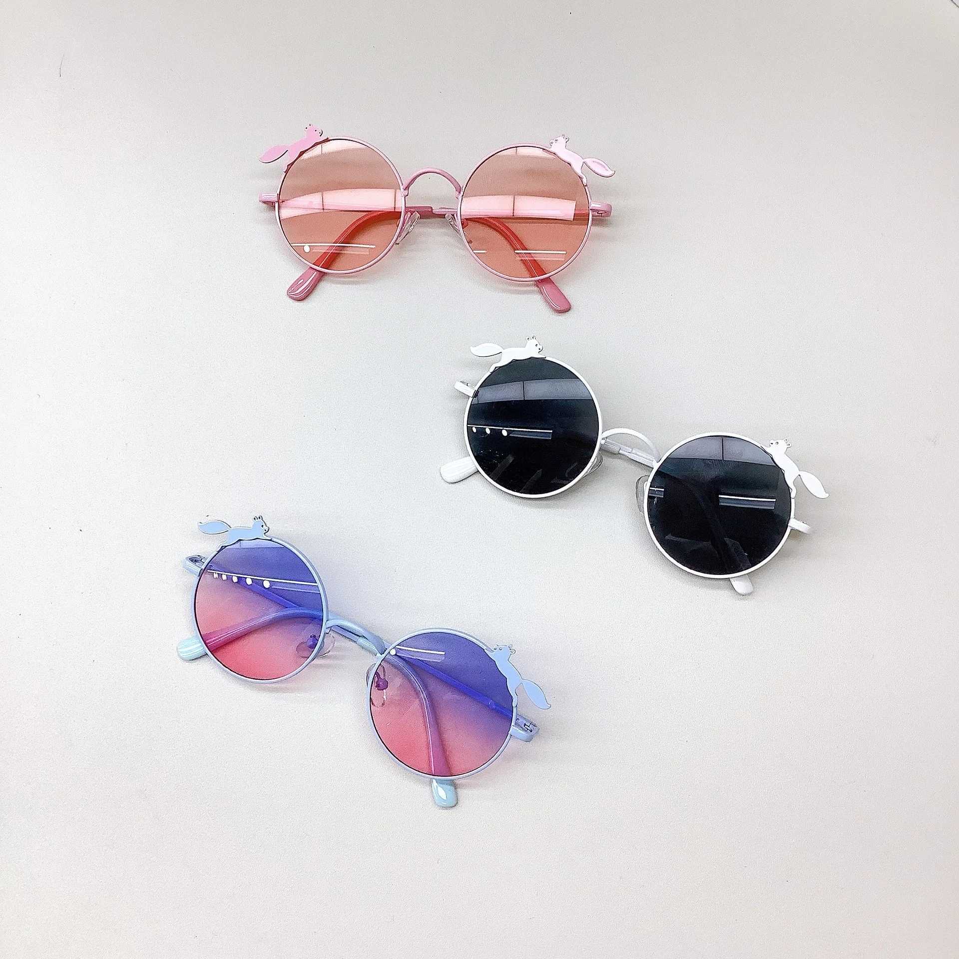 Sunglasses New Childrens Sunglasses Fashionable and Cute Candy Color Sun Protection and UV Protection for Boys and Girls Sunglasses Trend