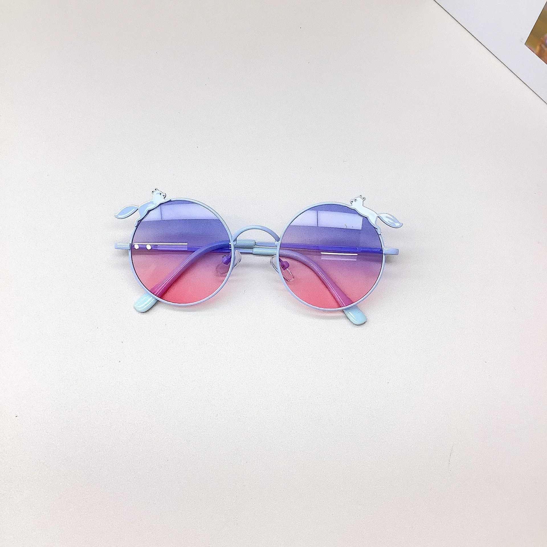 Sunglasses New Childrens Sunglasses Fashionable and Cute Candy Color Sun Protection and UV Protection for Boys and Girls Sunglasses Trend