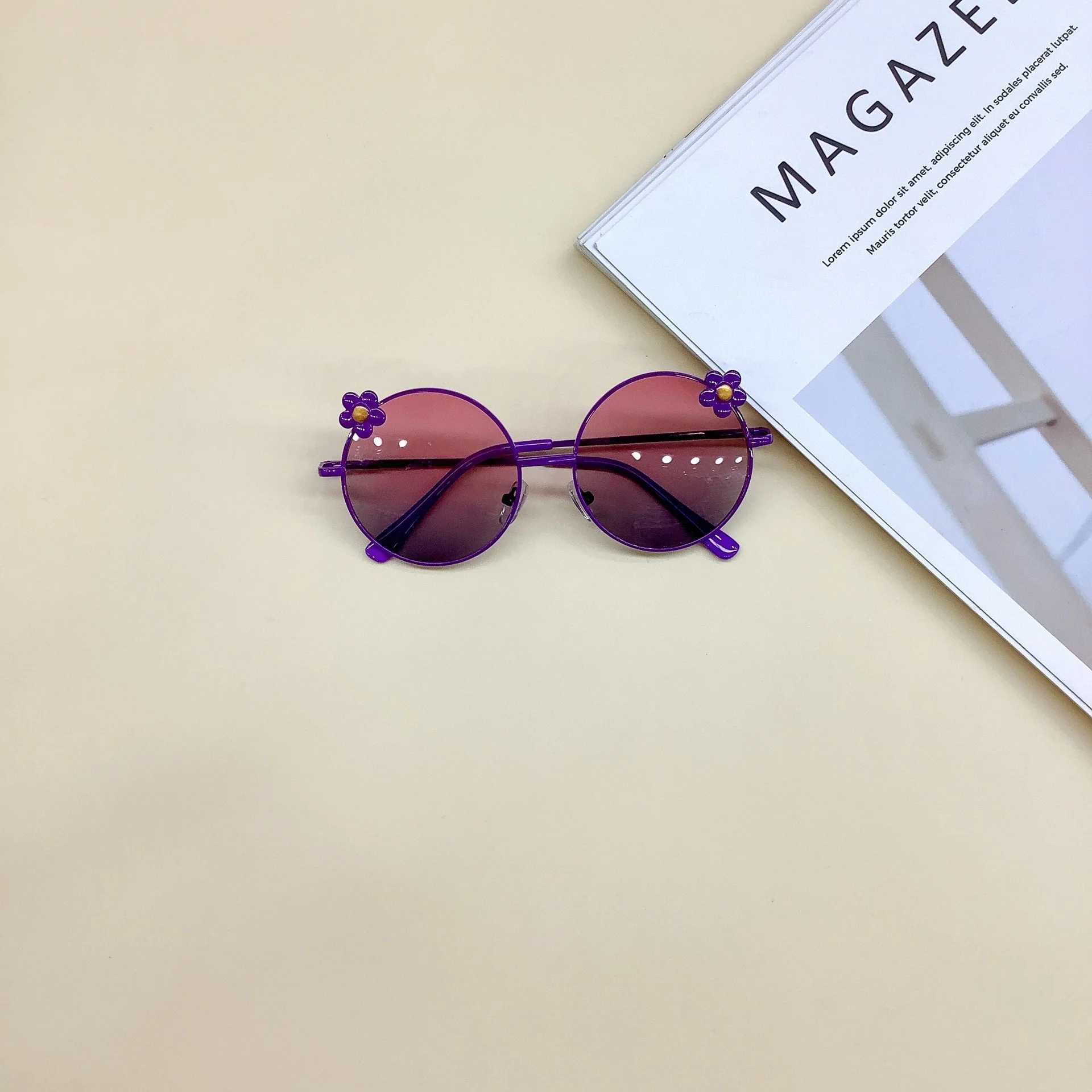 Sunglasses Personalized new childrens sunglasses Fashion travel concave Korean flower round frame baby sunglasses