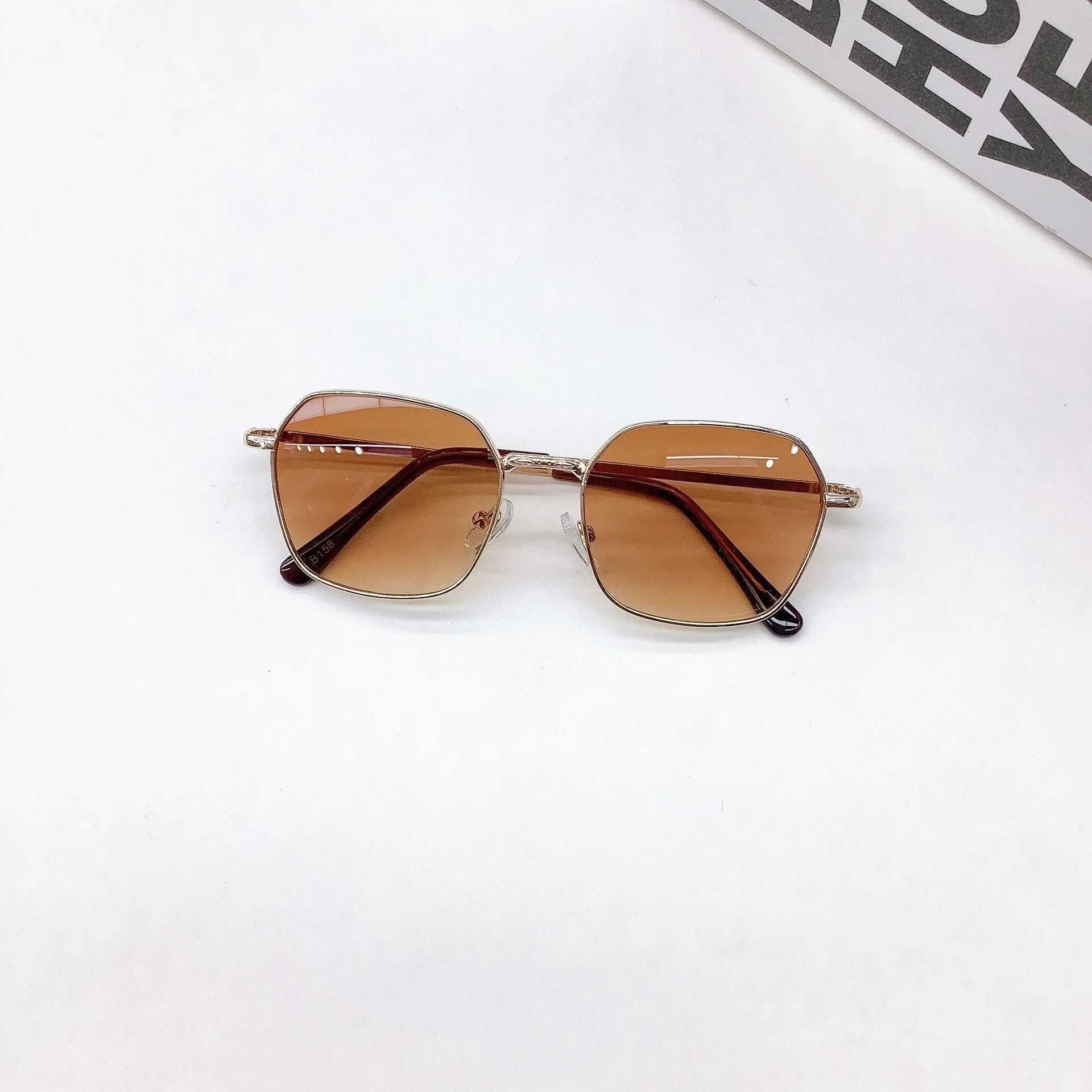 Sunglasses Fashionable and trendy childrens sunglasses version UV resistant fashion box internet red personalized baby sunglasses