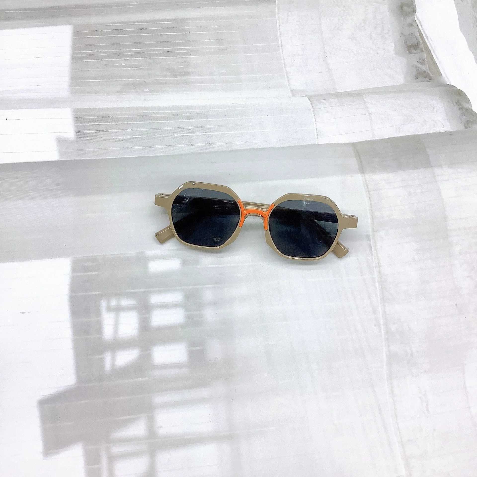 Sunglasses Childrens sunglasses New fashion childrens sunglasses UV resistant street photo wear baby glasses