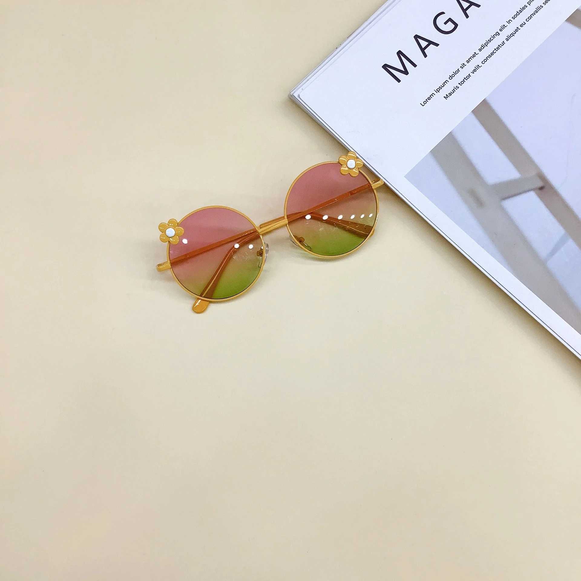 Sunglasses Personalized new childrens sunglasses Fashion travel concave Korean flower round frame baby sunglasses