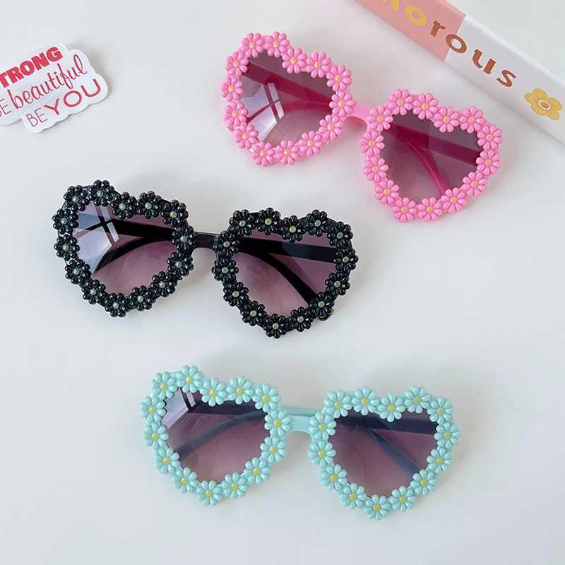 Sunglasses 2024 New Children Fashion Heart Daisy Sunglasses UV400 Baby Girls Boys Vintage Outdoor Sun Protection Sunglasses Kid Sun Glasses