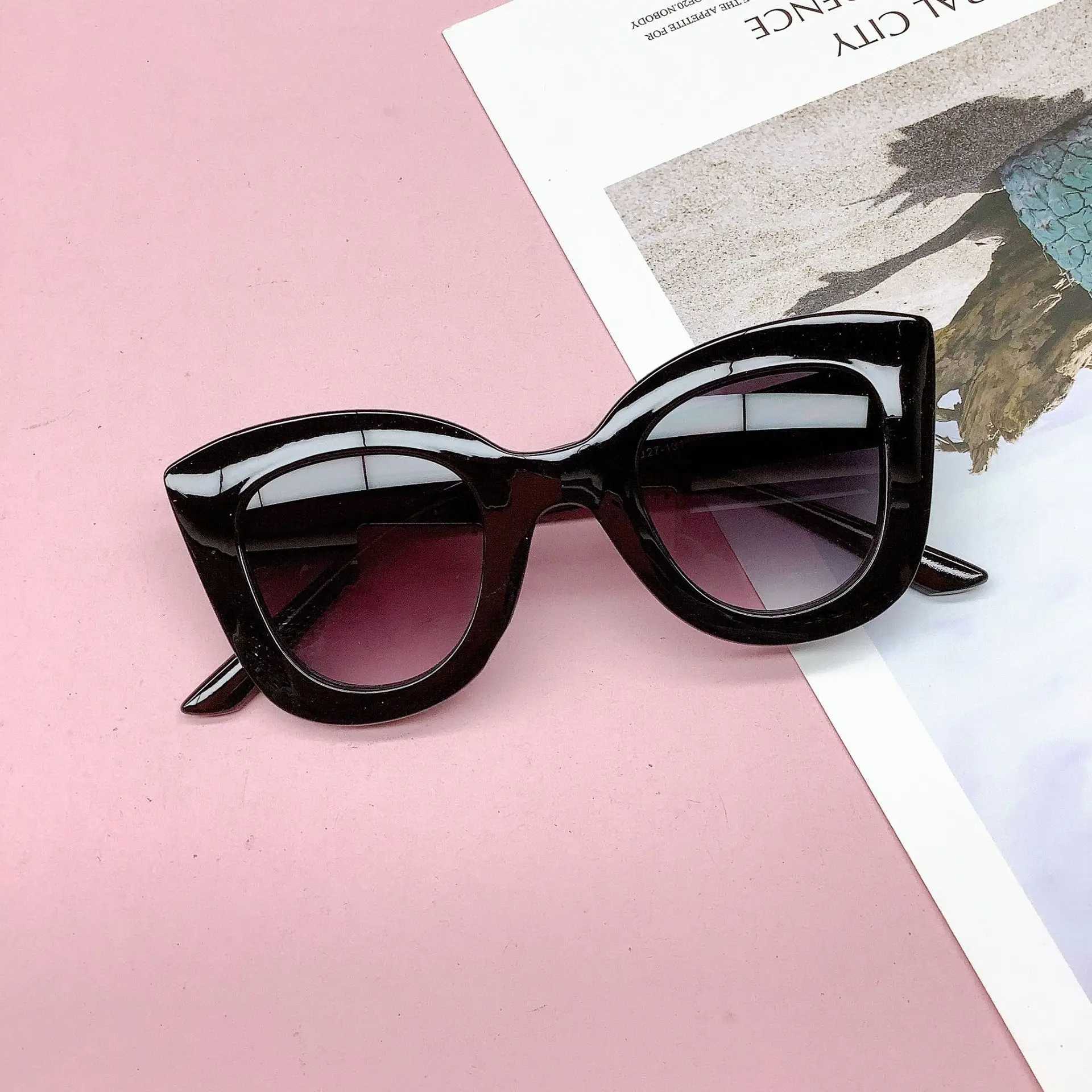 Sunglasses 3PCS New Fashionable Cat Eye Childrens Sunglasses Personalized Frame Printed Girl Cute Decoration Versatile Sunshade Mirror