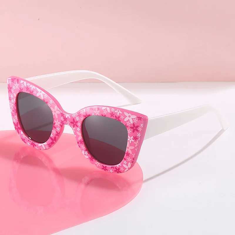 Sunglasses New Fashionable Cat Eye Childrens Sunglasses 115 Personalized Frame Printed Girl Cute Decoration Versatile Sunshade Mirror